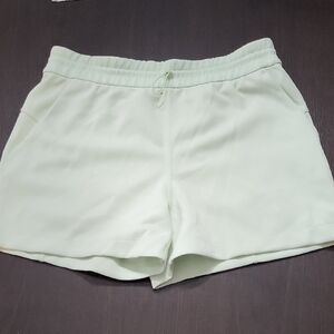 Lululemon Athletica Size 8 Light Green Athletic Shorts
